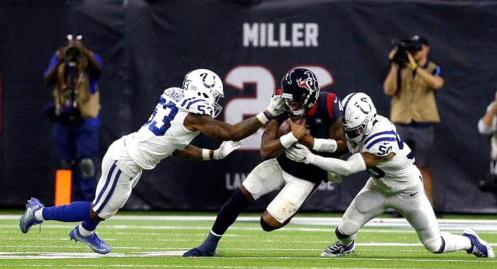 wild-card-colts-texans-darius-leonard.jpg